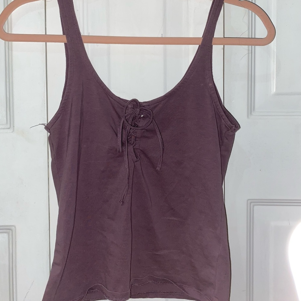 purple tank top